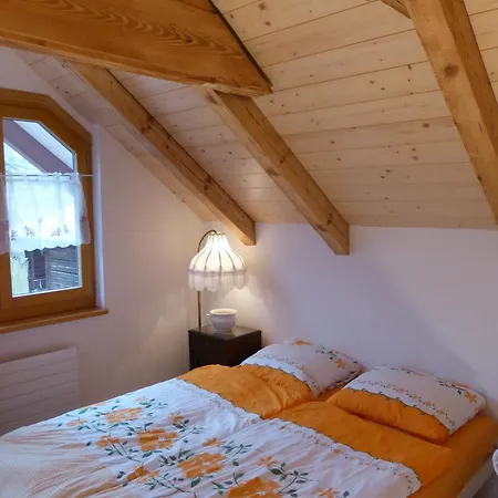 Haus Am 公寓 Därligen